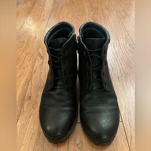 Eileen Fisher 7.5 US Women's FLYNN-LE Black Leather Combat Style ANKLE BOOTS